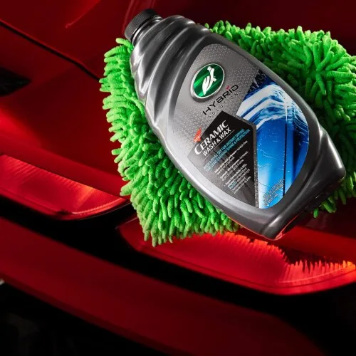 Turtle Wax Hybrid Solutions Ceramic Wash & Wax image 2